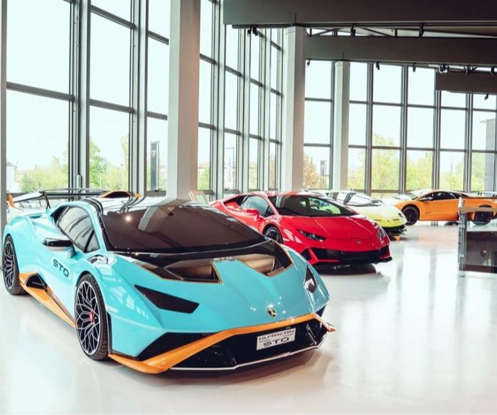 USCITA DIDATTICA – VISITA AL MUSEO AUTOMOBILI LAMBORGHINI E LAMBORGHINI FACTORY TOUR.