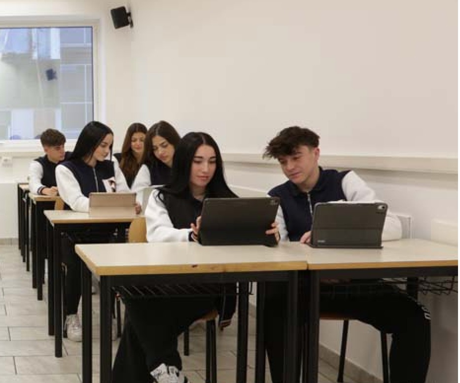 Scuola Paritaria vs Statale: perché la Scelta della Paritaria è la chiave per un percorso Educativo Su Misura e di Eccellenza