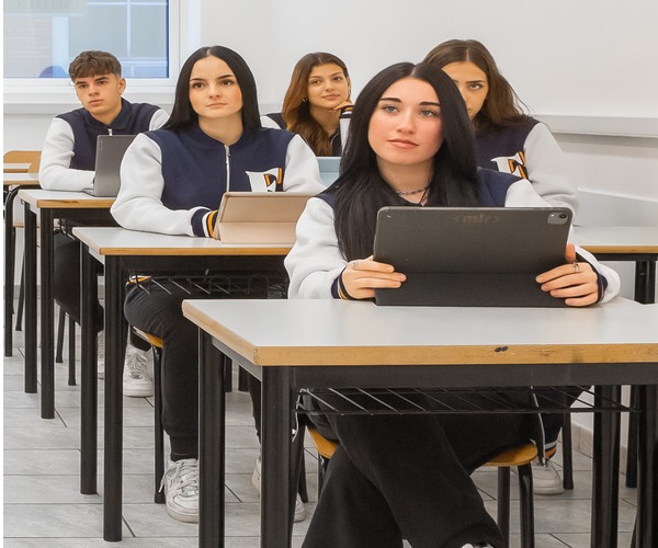 Il dialogo e il confronto tra Scuola e Famiglia promuove un'alleanza educativa autentica: l'importanza del Patto di Corresponsabilità