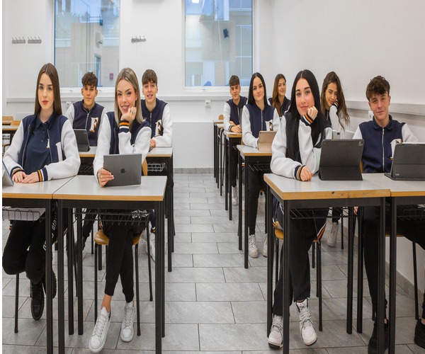 L'insegnante presenta il suo approccio didattico: la metodologia docente